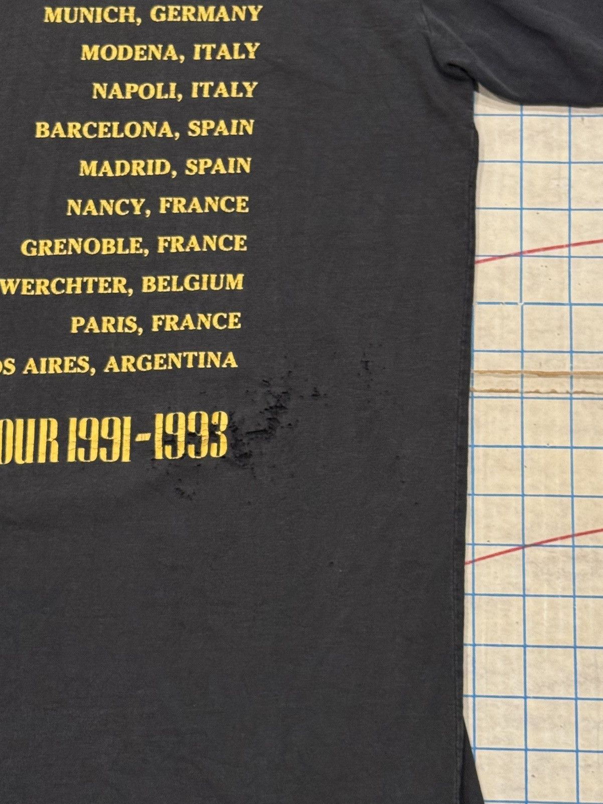 Guns N' Roses Vintage Guns N’ Roses Bad Apple Use Your Illusion European Size US L / EU 52-54 / 3 - 12 Thumbnail