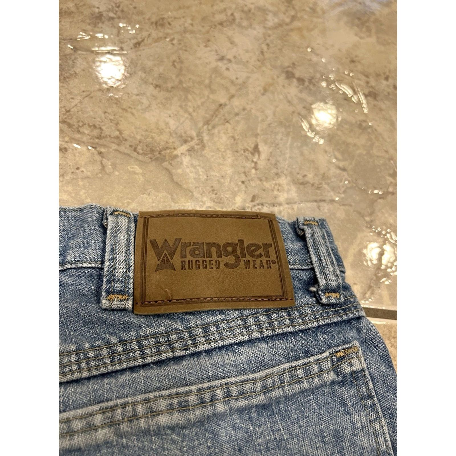 Wrangler VINTAGE Wrangler Blue Denim Carpenter Shorts Jorts 10.5" 34 Mens 90s Grunge Workwear Distressed Size US 34 / EU 50 - 3 Thumbnail