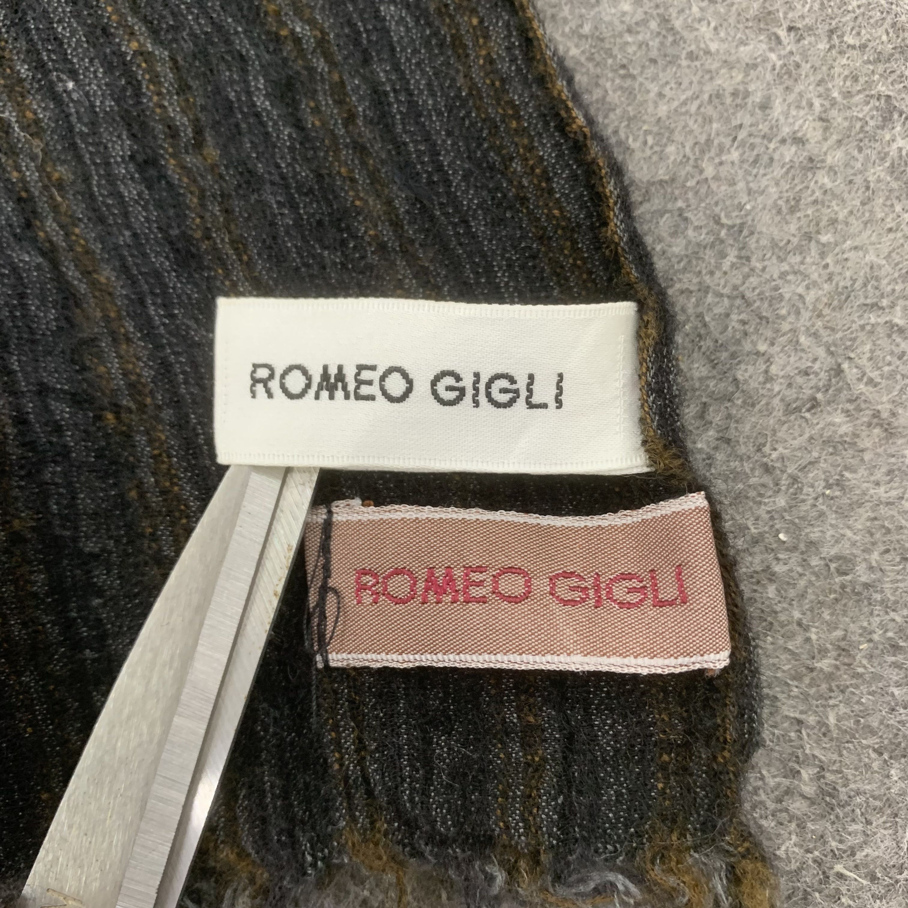 Romeo Gigli Romeo Gigli Scarf Wool Muffler Neck Wrap BL9145 Size ONE SIZE - 5 Thumbnail