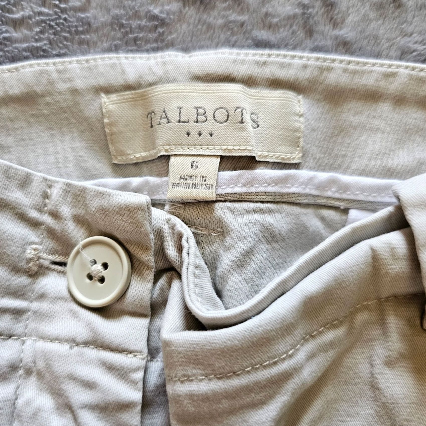 Talbots Talbots Pants Womens 6 Beige Khaki Straight Leg Mid Rise Classic Neutral Pants Menstrual? No, ignore. Size 28" / US 6 / IT 42 - 4 Thumbnail