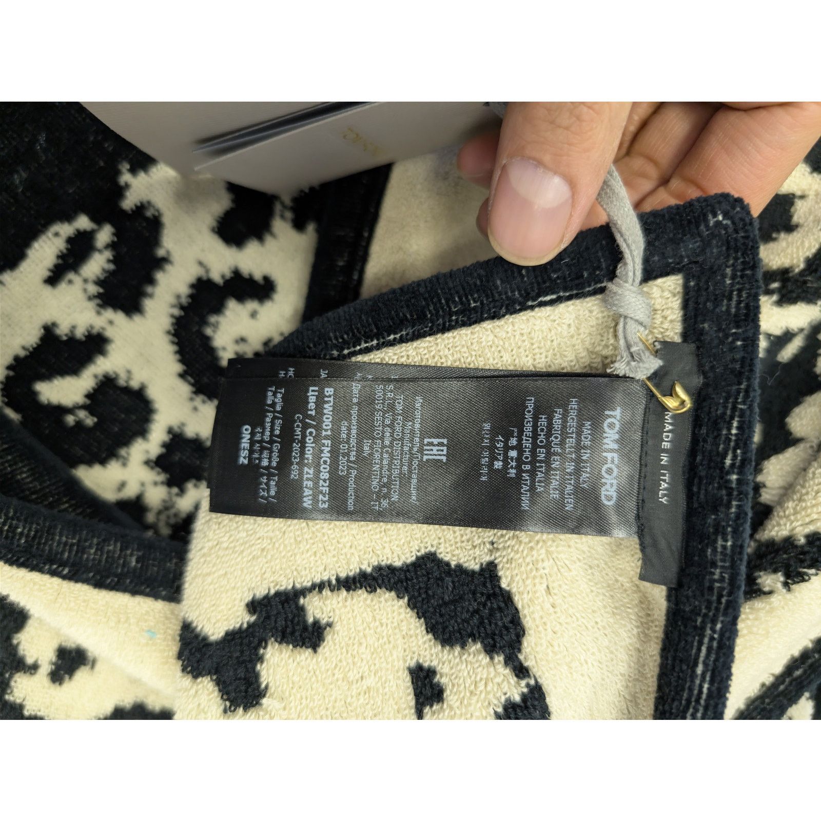 Tom Ford o1rshd1 Size: OS / Towel in Leopard Brown Size ONE SIZE - 15 Thumbnail