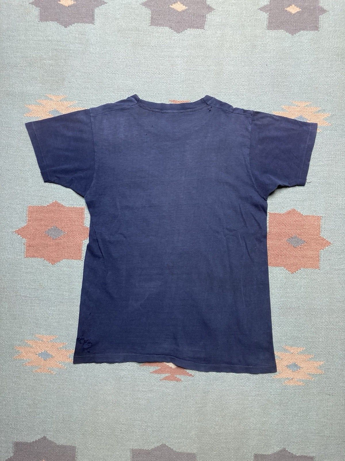 Vintage 70s pocket t shirt distressed grunge navy blue cotton medium Size US M / EU 48-50 / 2 - 8 Thumbnail