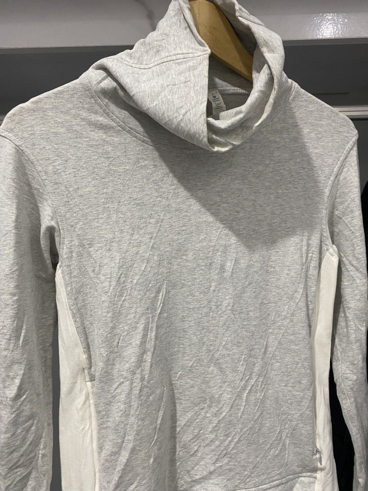 Lululemon Lululemon Turtle Sweater Size M / US 6-8 / IT 42-44 - 2 Thumbnail