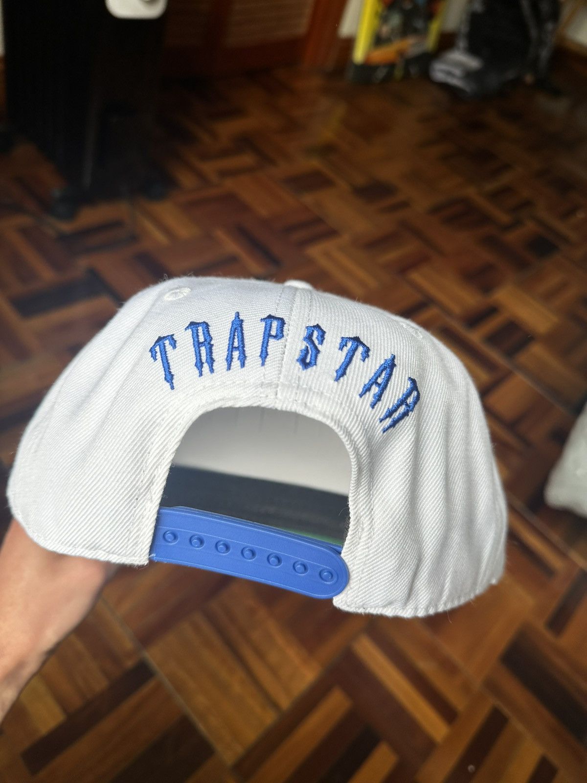 Trapstar London Trapstar London Snapback Hat White Blue Logo Adjustable Cap Size ONE SIZE - 4 Thumbnail