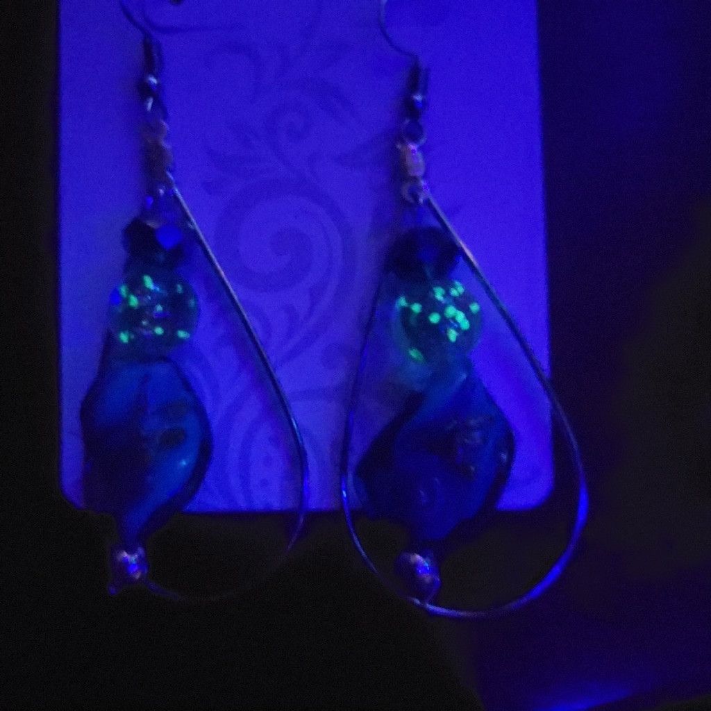 Handmade Twisted Teal, Gold, and Silver Drop Dangle Beaded Earrings Size ONE SIZE - 5 Thumbnail
