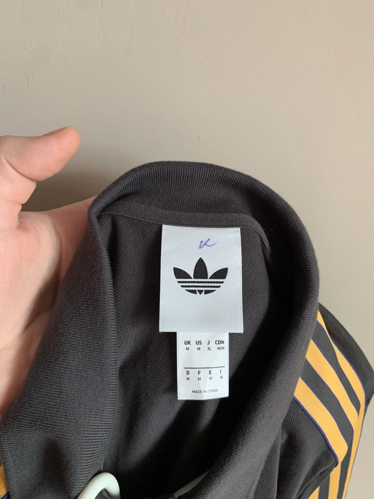 Adidas Manchester United Soccer Jersey Retro Adidas Originals Sz M Size US M / EU 48-50 / 2 - 7 Thumbnail