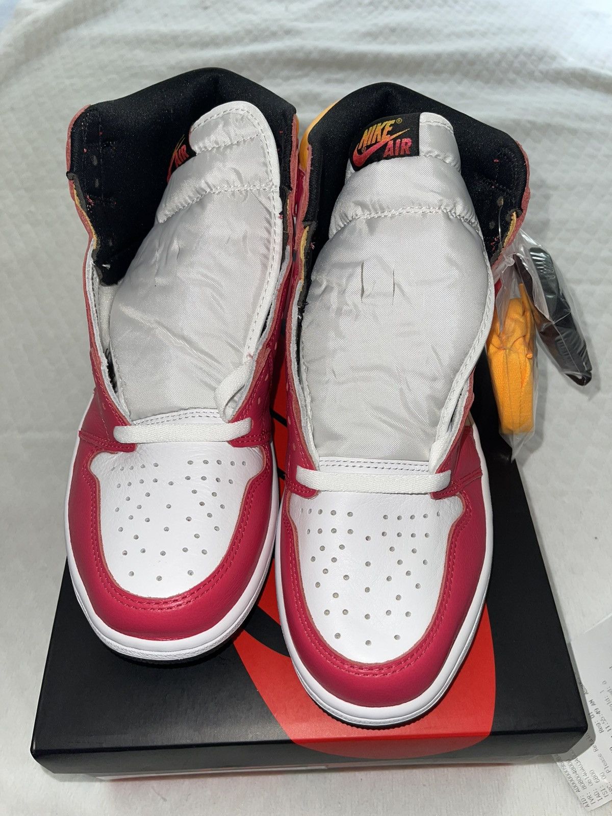 Jordan Brand Air Jordan 1 Retro High OG Light Fusion Red 10.5 DS Size US 10.5 / EU 43-44 - 5 Thumbnail