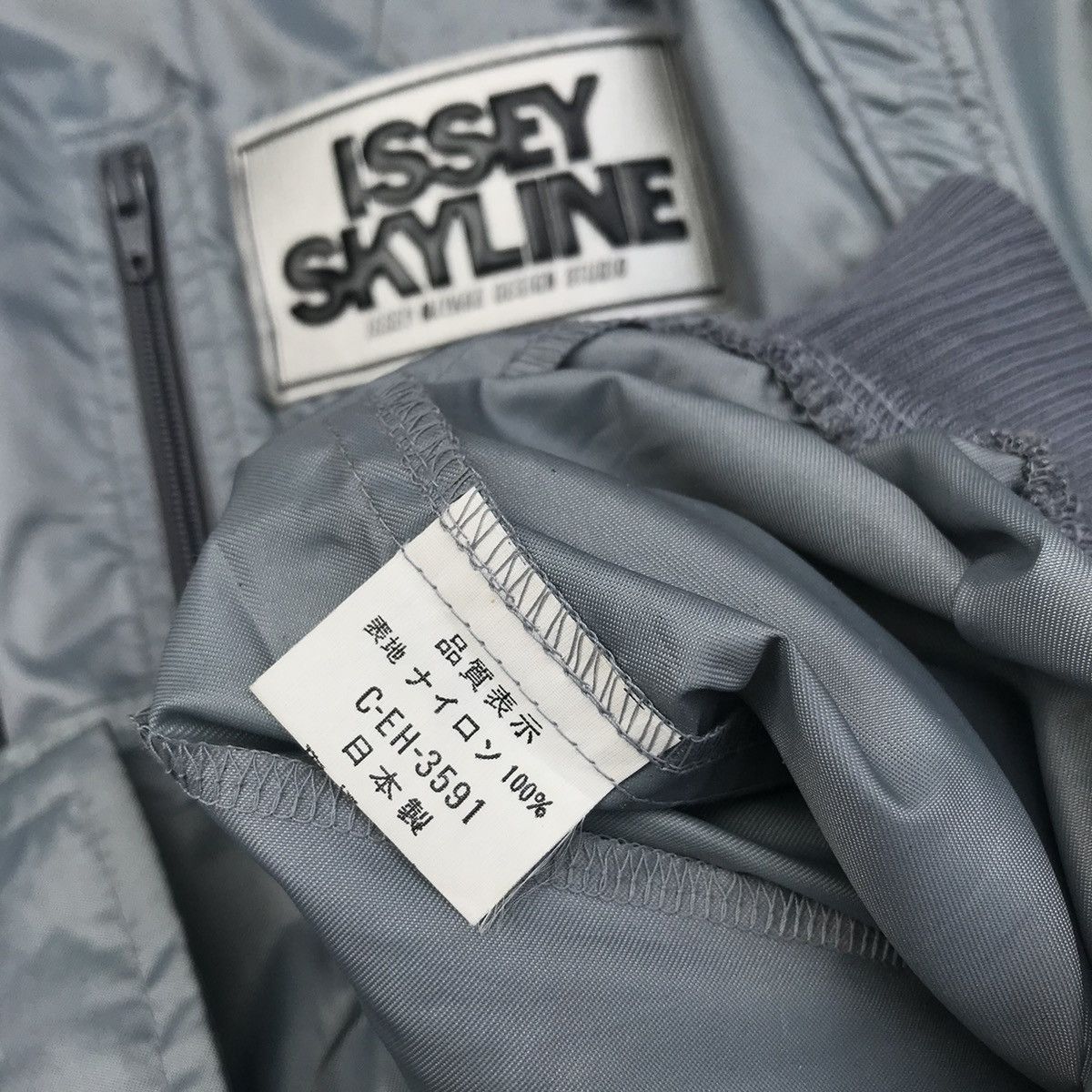 Issey Miyake Vintage 80s Skyline Issey Miyake Bombers Jacket Large Size US L / EU 52-54 / 3 - 22 Thumbnail