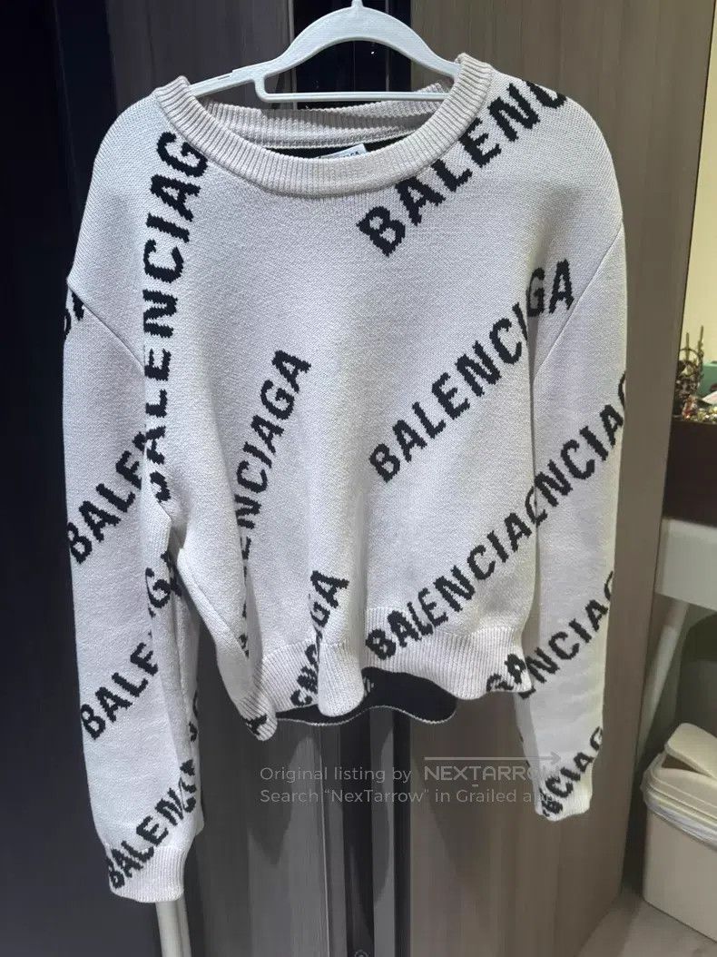 Balenciaga Balenciaga Beige Bullet Hole Logo Sweater Size US M / EU 48-50 / 2 - 1 Thumbnail