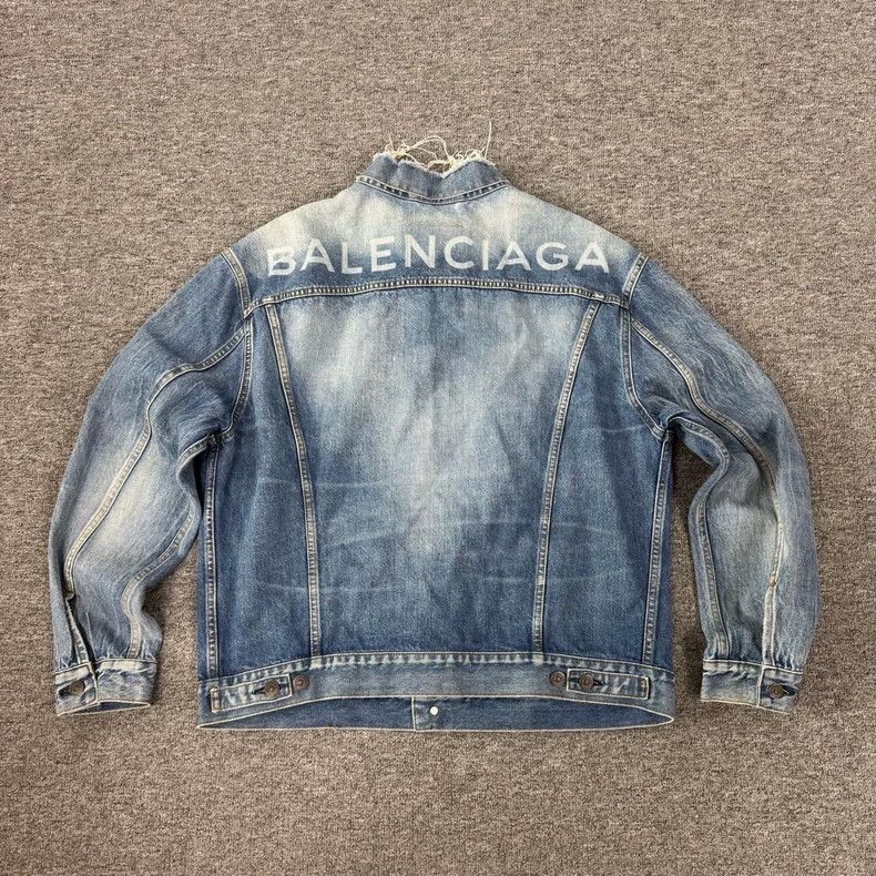 Balenciaga Balenciaga size 38 Washed denim jacket with large Logo on t Size US M / EU 48-50 / 2 - 1 Thumbnail