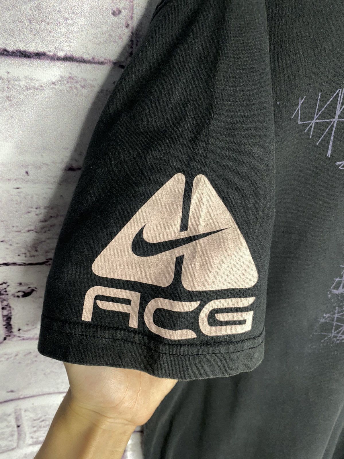Nike ACG Men's Nike acg overprint T-Shirt streetwear y2k big logo Size US XL / EU 56 / 4 - 2 Thumbnail