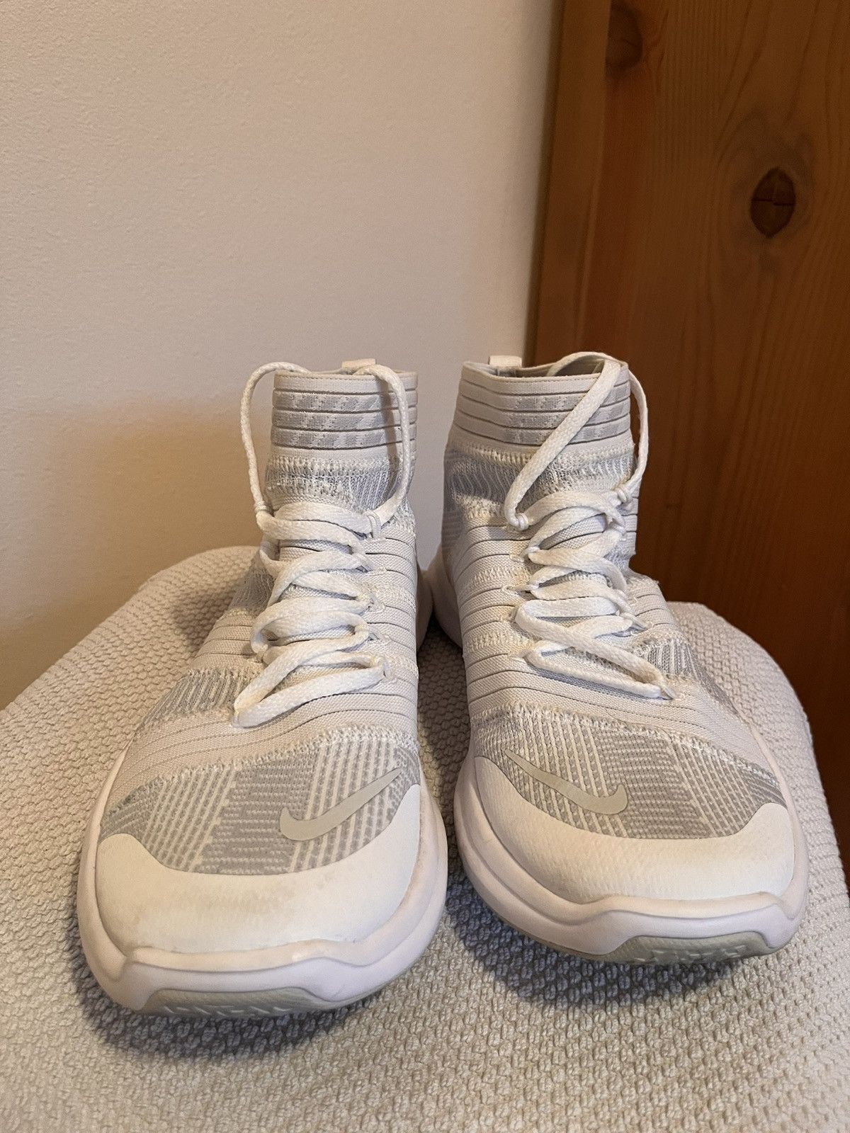 Nike nike free train virtue 898052-100 Size US 8.5 / EU 41-42 - 2 Thumbnail