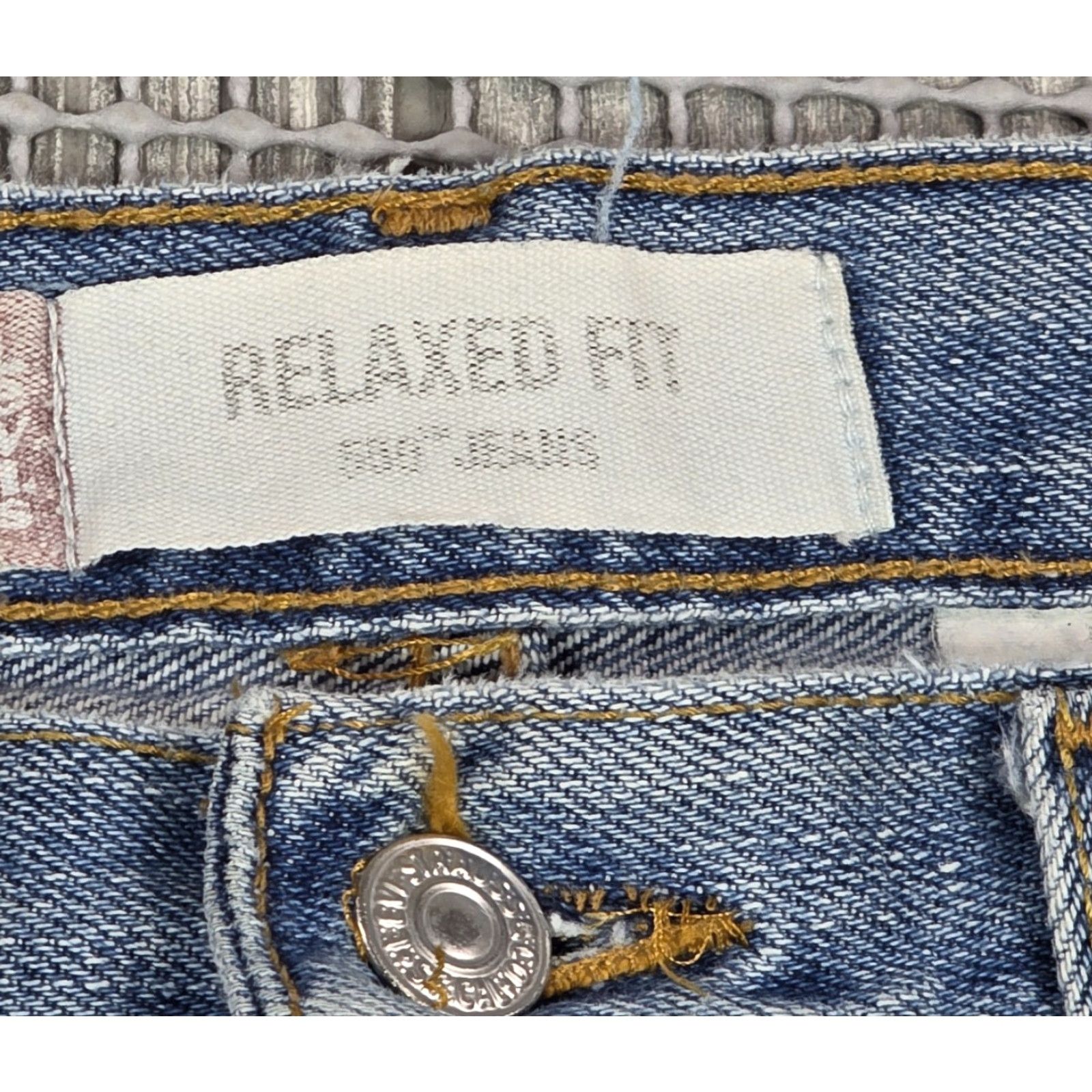 Levi's VINTAGE Levi's Jeans Mens 33x30 Denim Blue 550 Relaxed Medium Wash Canada Regular Men 33 Size US 33 - 7 Thumbnail