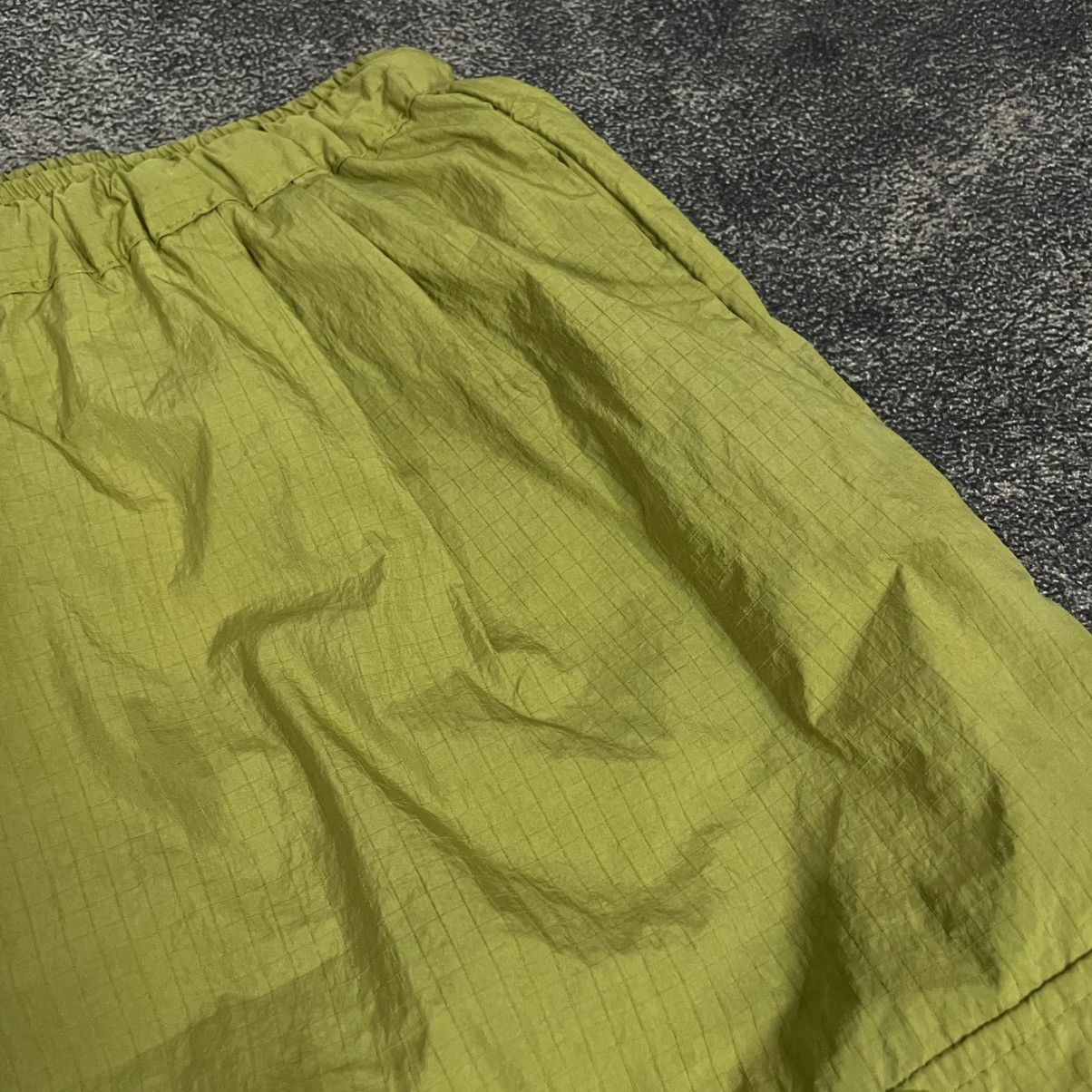 Vintage Veil nylon short pants Size US 36 / EU 52 - 3 Thumbnail
