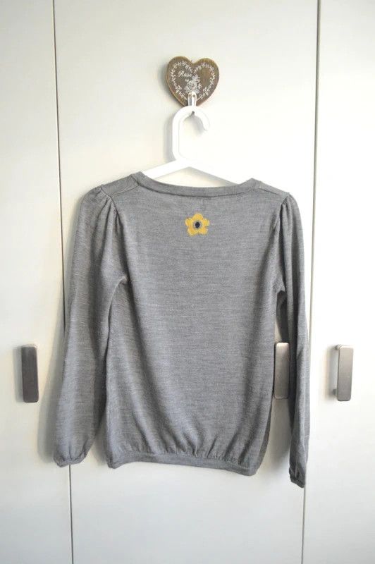 Other Devernois 100% premium wool sweater, unique wool flower Size S / US 4 / IT 40 - 2 Thumbnail