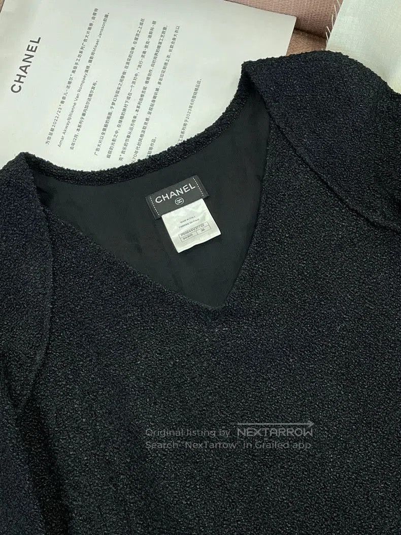 Chanel Chanel Black V-Neck Short Sleeve Top. Size US M / EU 48-50 / 2 - 2 Thumbnail