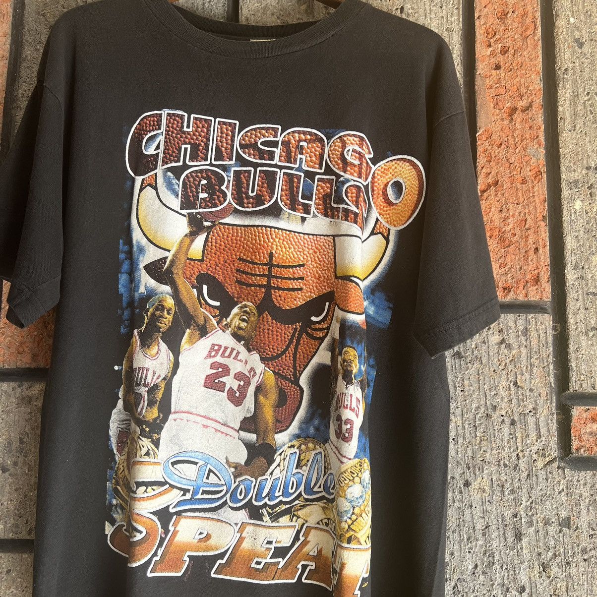 NBA × Rap Tees × Vintage 1998 Chicago Bulls Rap Tee Shirt Double 3 Peat Last Dance Size US L / EU 52-54 / 3 - 5 Thumbnail