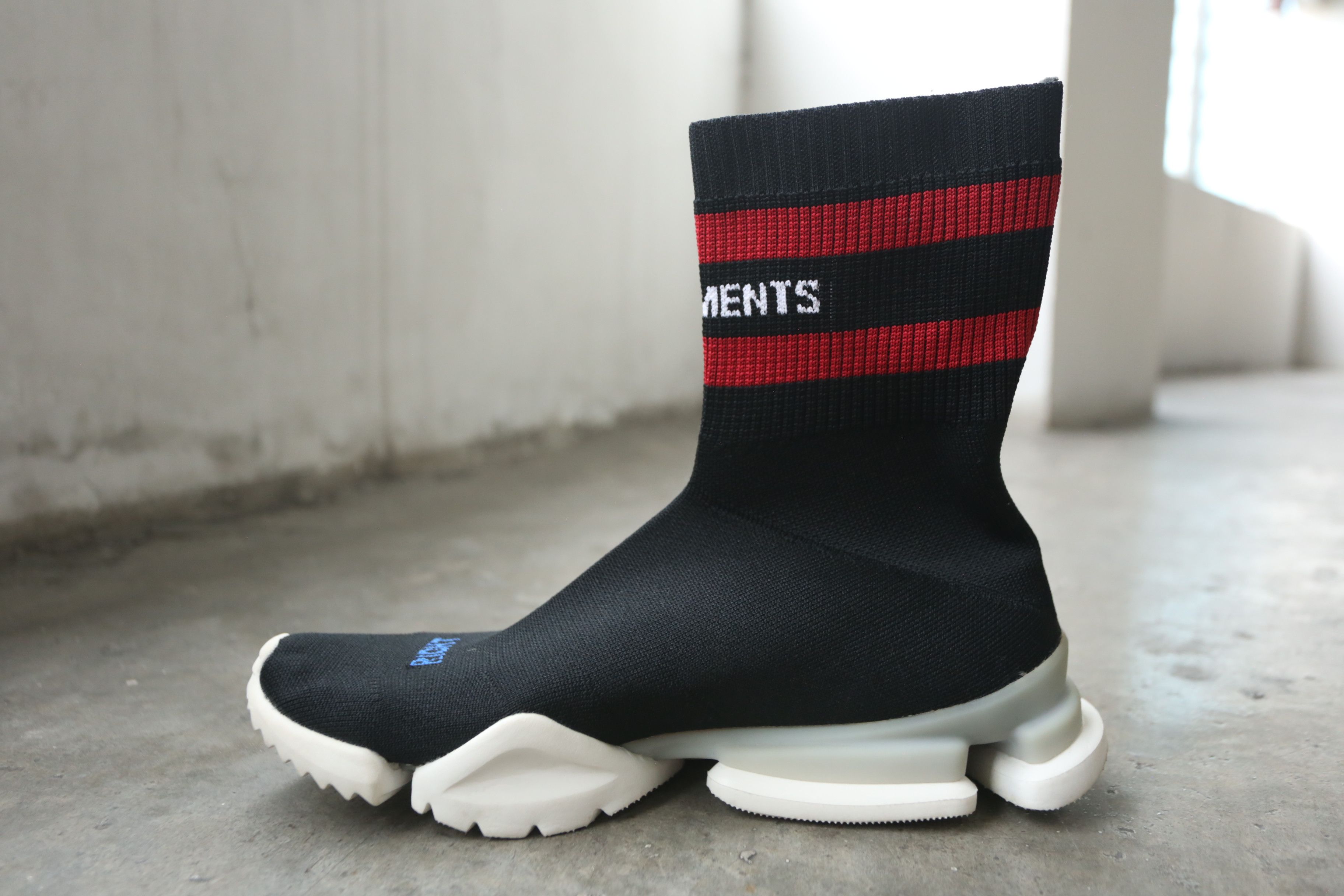 Reebok × Vetements Reebok - Vetements - S/S 18 - Sock Sneakers Size US 9 / EU 42 - 3 Thumbnail