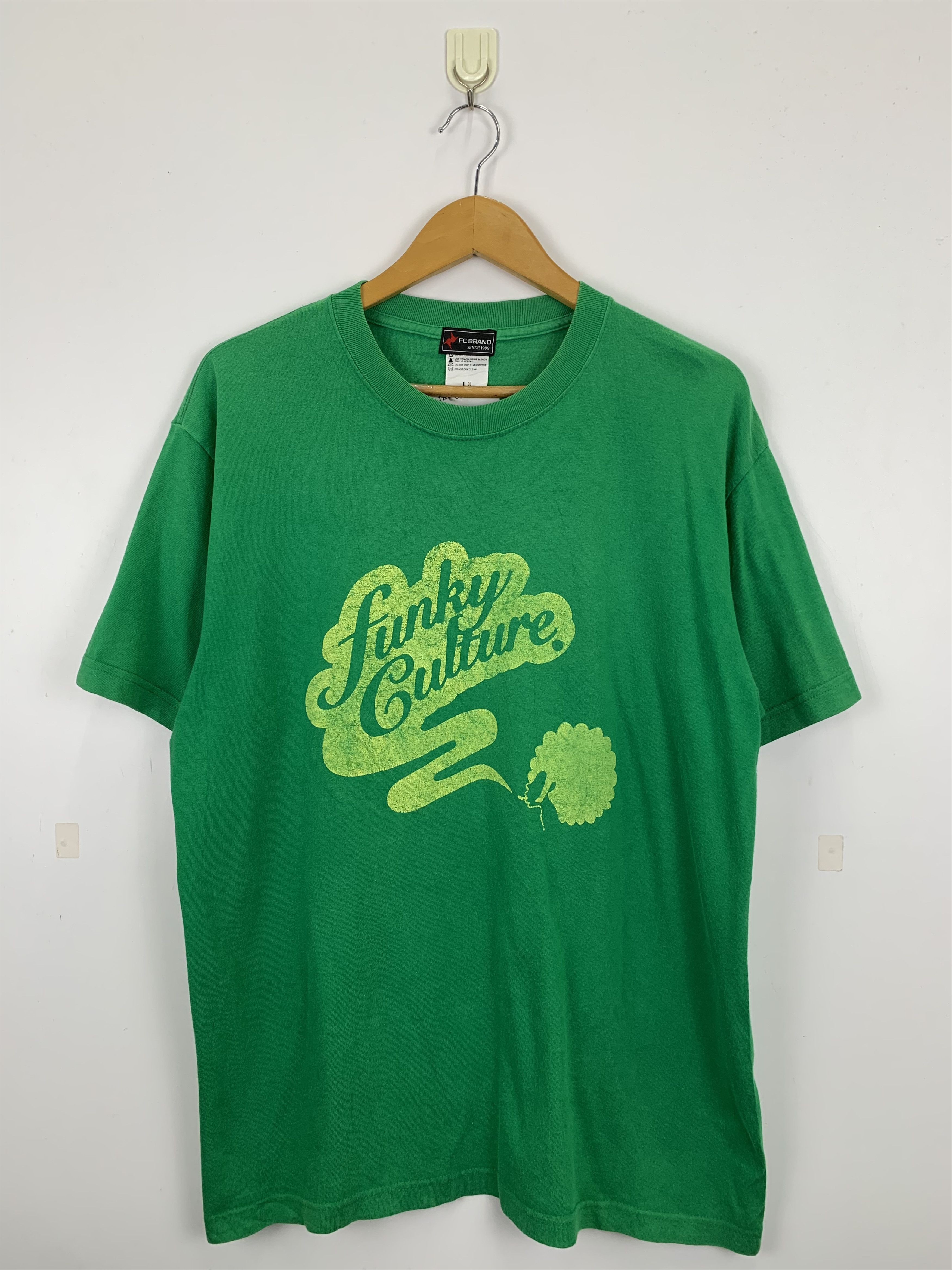 Vintage Vintage Funky Culture Tee TA0223 Size US L / EU 52-54 / 3 - 1 Thumbnail