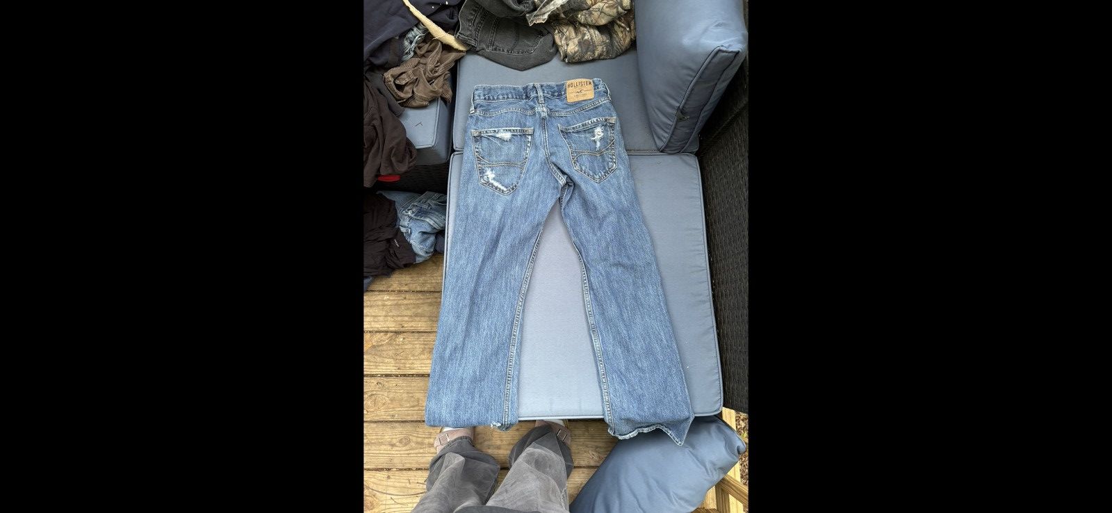 Hollister Hollister distressed dark denim jeans Size US 28 / EU 44 - 2 Thumbnail