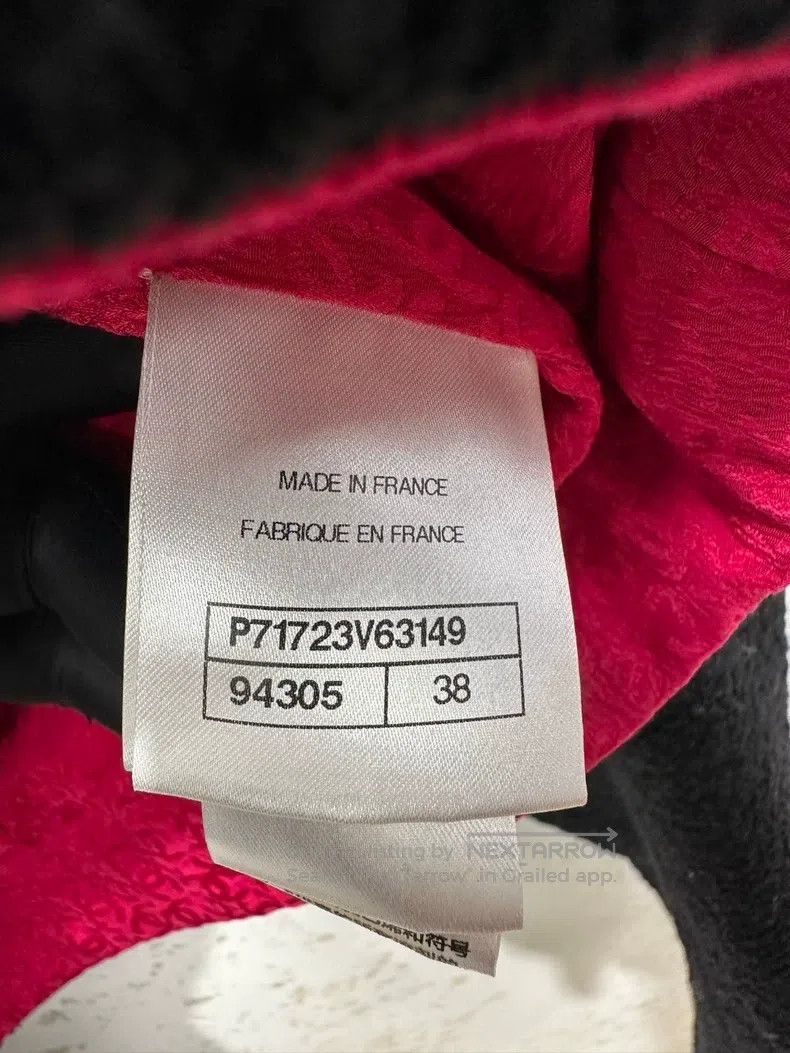 Chanel Chanel Classic black short jacket with diamond buckle Size XS / US 0-2 / IT 36-38 - 4 Thumbnail
