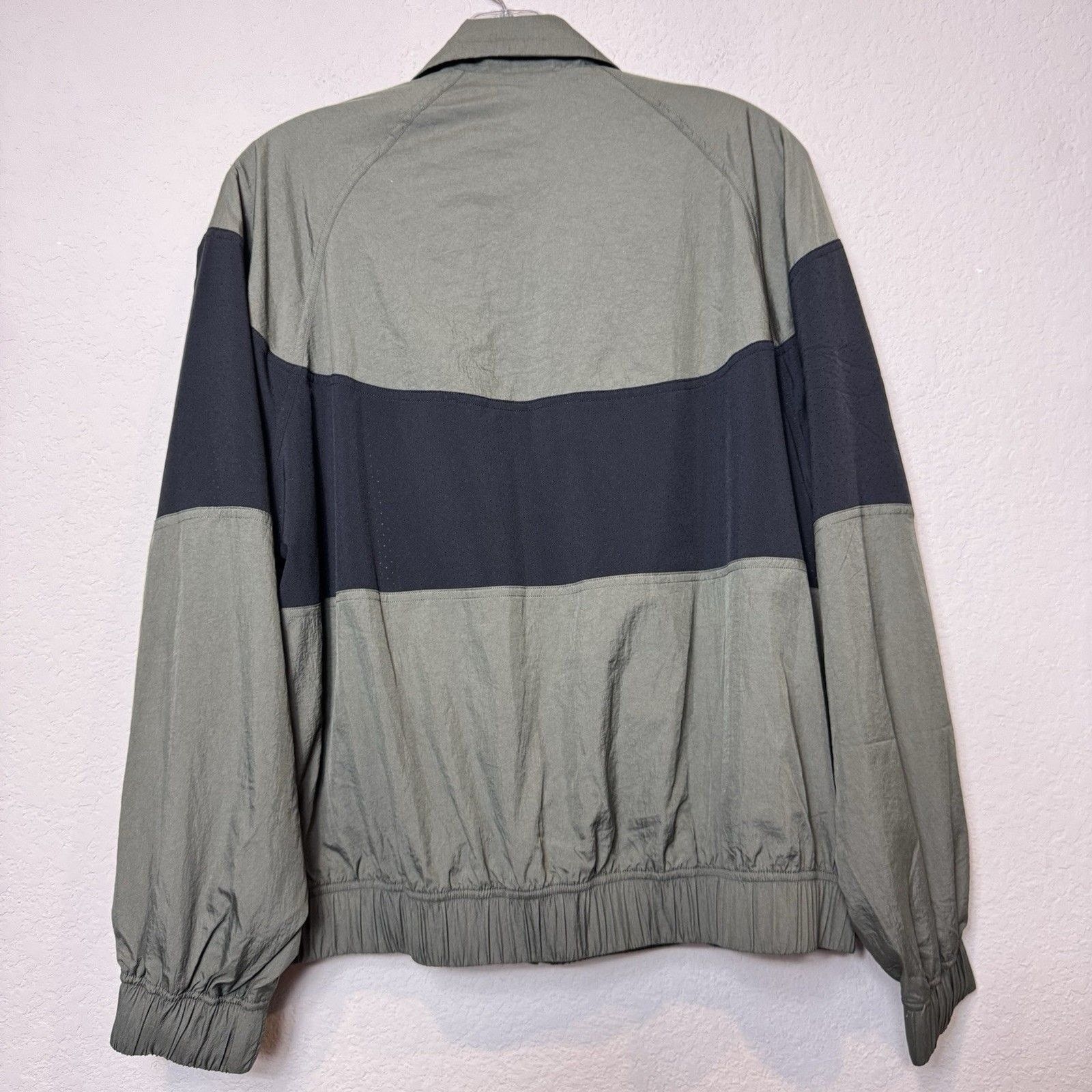 Lululemon Lululemon Collared Jacket Retro Army Green/Black Size XS NWT Size XS / US 0-2 / IT 36-38 - 10 Thumbnail