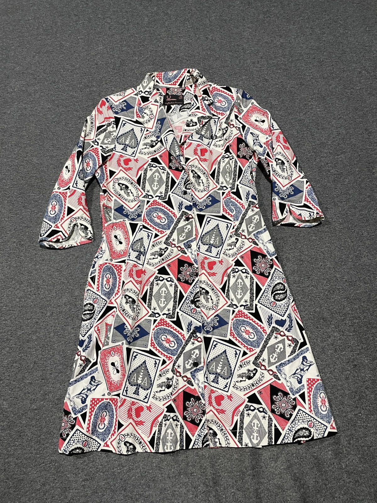 amy winehouse grey dress fredperry card ace batikfestive2025