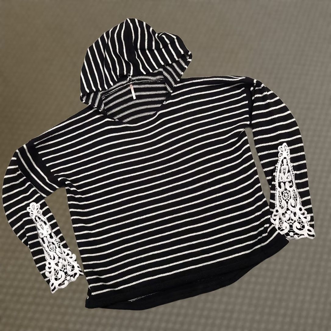 Vintage Poof Apparel Hooded Long Sleeve Knit Sweater Women’s Large Black White Stripe Pullover Knit Regular Size L Size L / US 10 / IT 46 - 1 Thumbnail