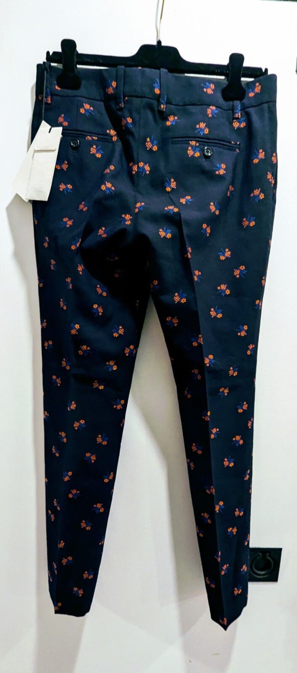 Gucci Gucci Blue pants With Embroidered Flowers NWT Size 27" / US 4 / IT 40 - 5 Thumbnail
