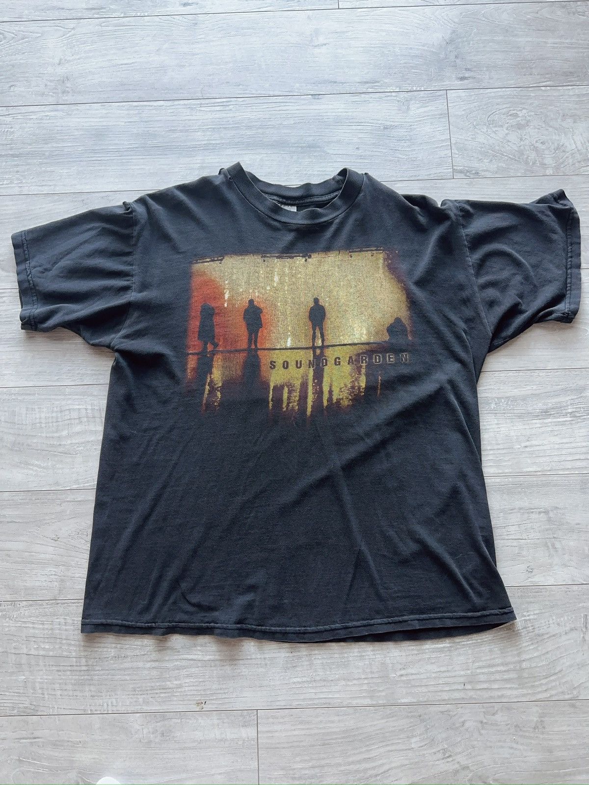 Vintage Soundgarden vintage down on the upside tee Size US L / EU 52-54 / 3 - 1 Thumbnail