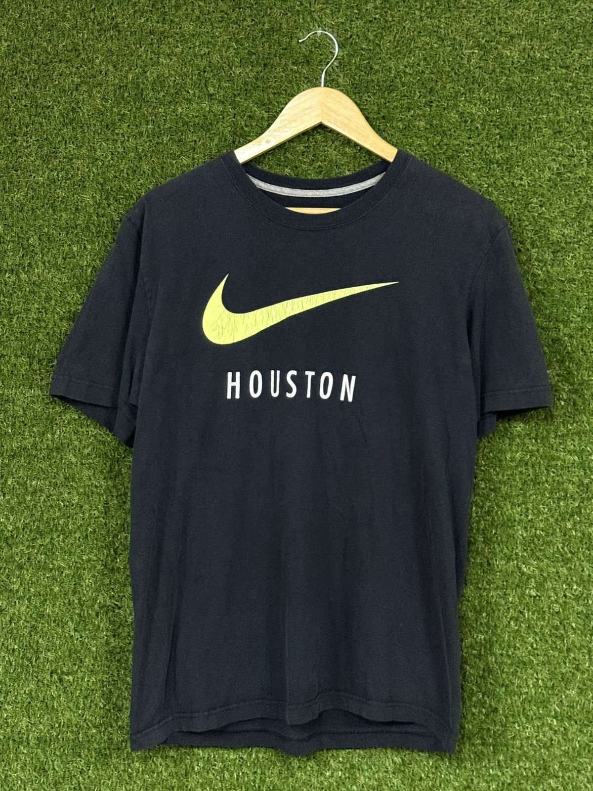 Nike Nike Neon Green Black Swoosh Houston Texas T Shirt Large Size US L / EU 52-54 / 3 - 1 Thumbnail