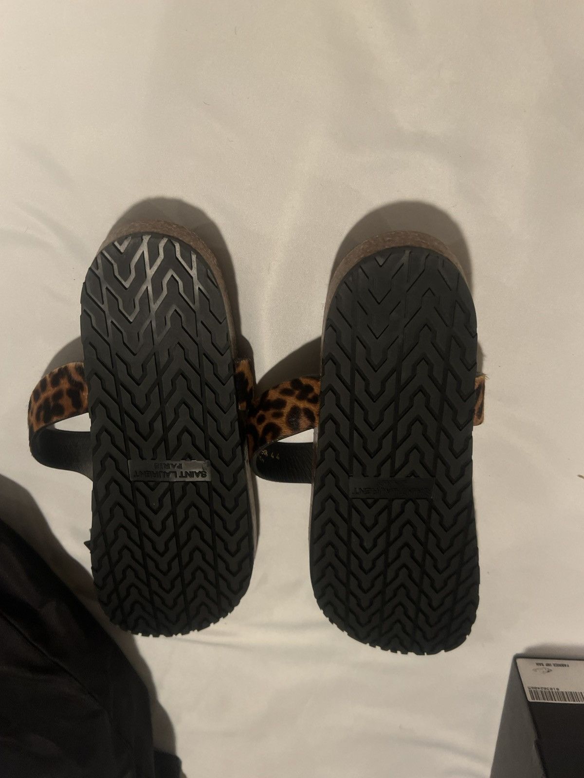 Saint Laurent Paris Saint laurent mens leopard print slides. 44/11 Size US 11 / EU 44 - 7 Thumbnail