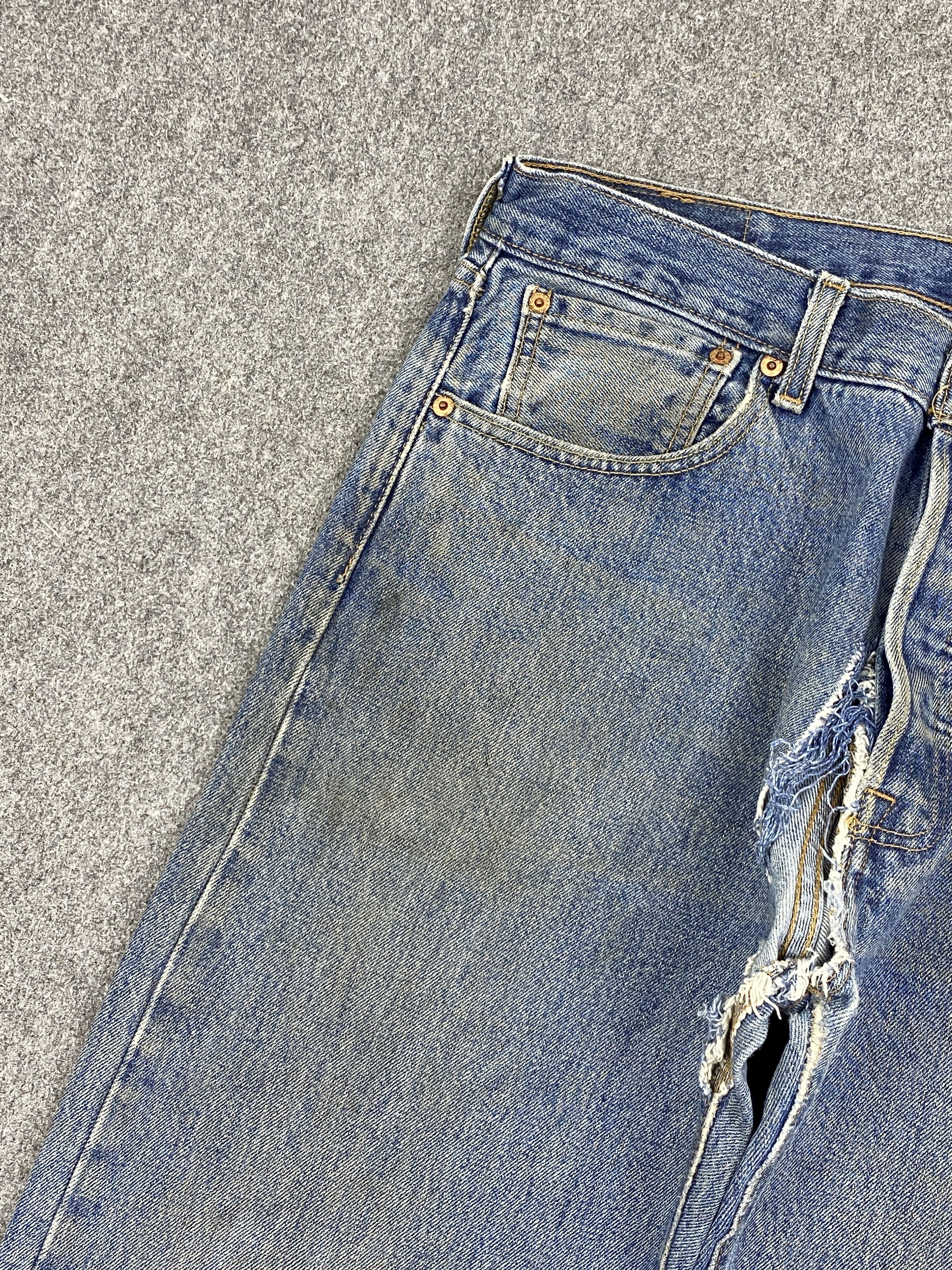 Levi's Distressed Vintage Levis 501 Faded Blue Jeans DP2809 Size US 36 / EU 52 - 11 Thumbnail