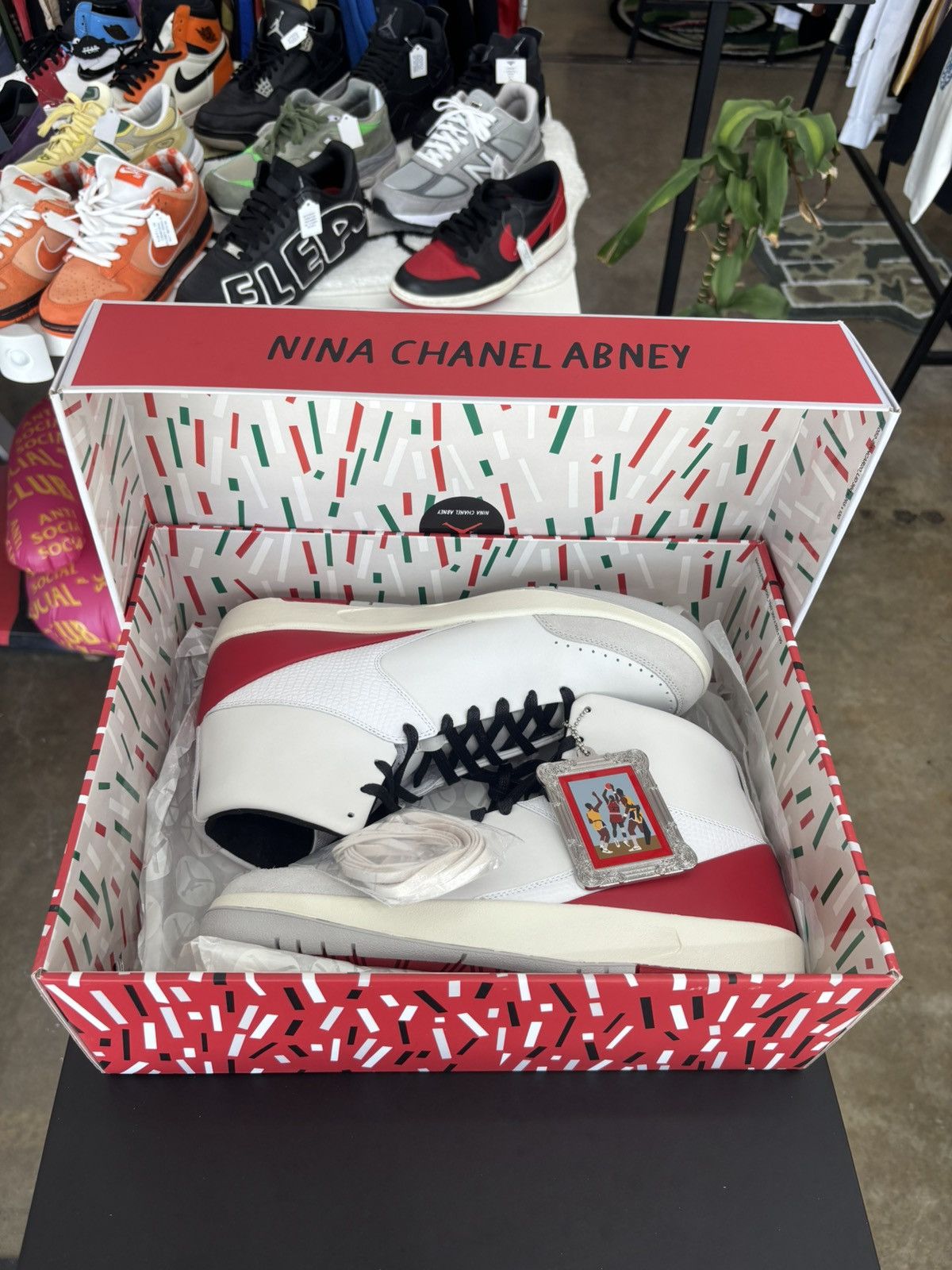 Jordan Brand Jordan 2 Retro SE Nina Chanel Abney (W) Sz. 11.5M/13W Size US 11.5 / EU 44-45 - 10 Thumbnail