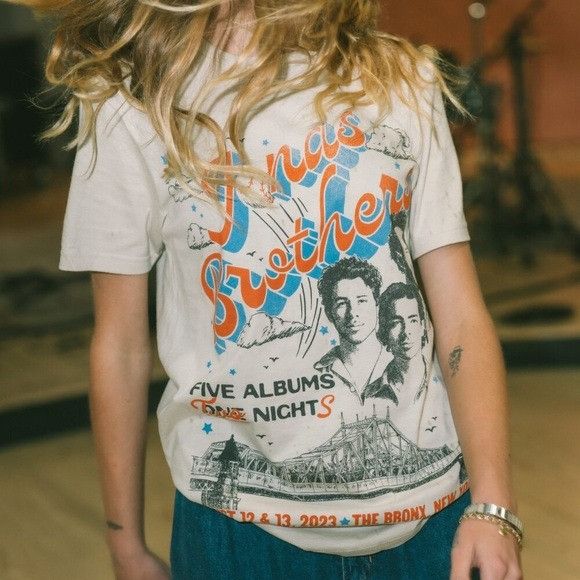 Band Tees NEW JONAS BROTHERS NEW YORK STADIUM CREAM T-SHIRT SZ 2XL XXL Size US XXL / EU 58 / 5 - 1 Thumbnail