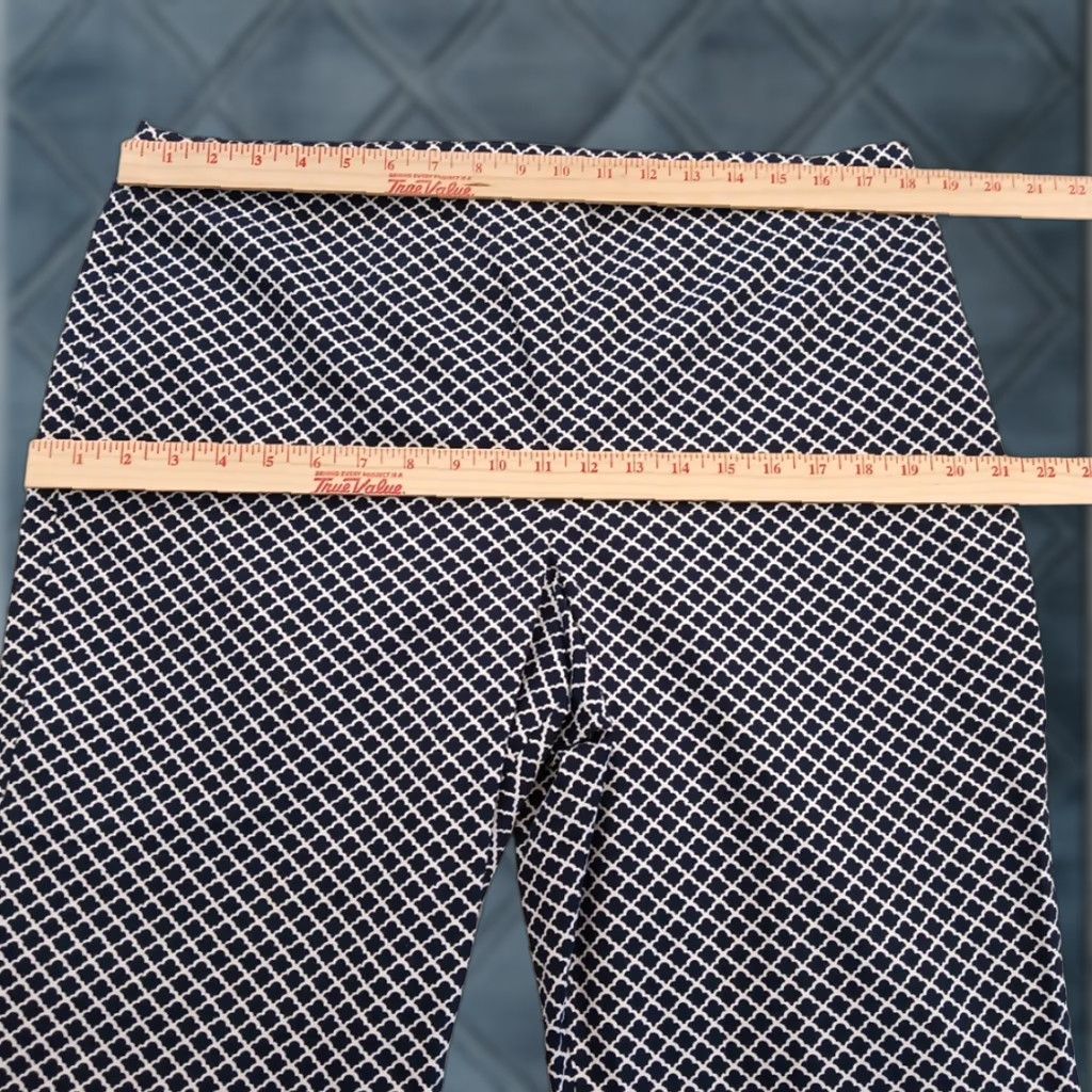 Talbots **Talbots Women's Size 14 Cropped Black Geometric Pants** User: **Talbots Women's Size 14 Black Geometric Cropped Pants** Size 36" / US 14 / IT 50 - 1 Thumbnail