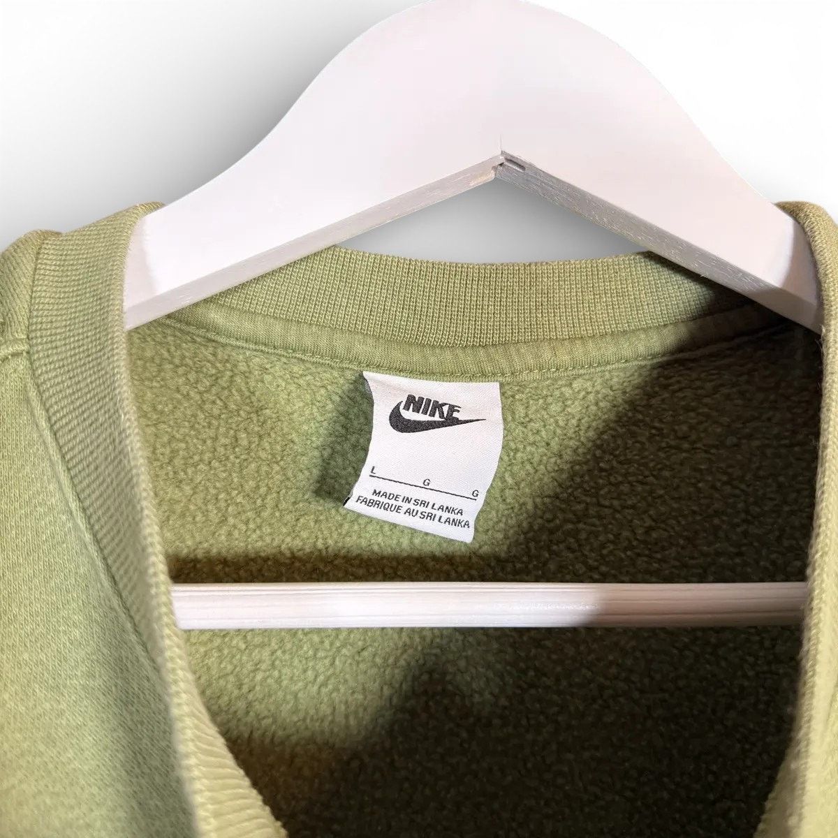Nike Nike Embroidered Club Swoosh Logo Crewneck Sweatshirt Size US L / EU 52-54 / 3 - 3 Thumbnail
