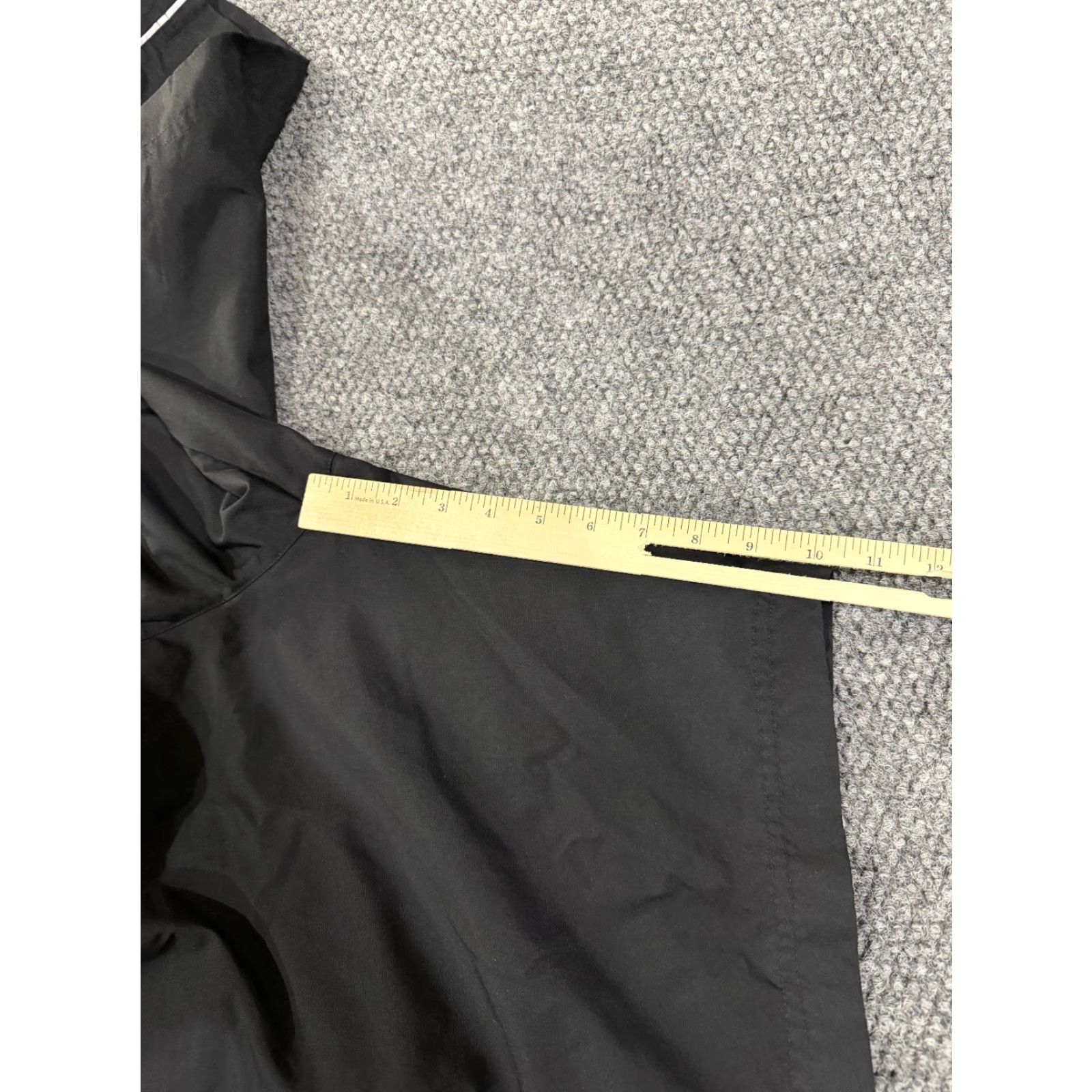 Nike Nike athletic shorts Mens Large Black running training lightweight pockets elastic waist 9in inseam Regular Size US 33 - 7 Thumbnail