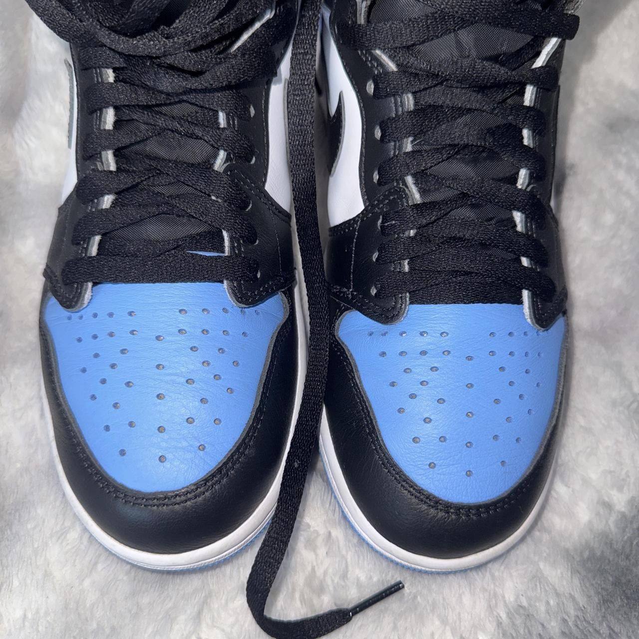 Nike Nike Air Jordan 1 Retro High OG UNC Size US 9 / EU 42 - 5 Thumbnail