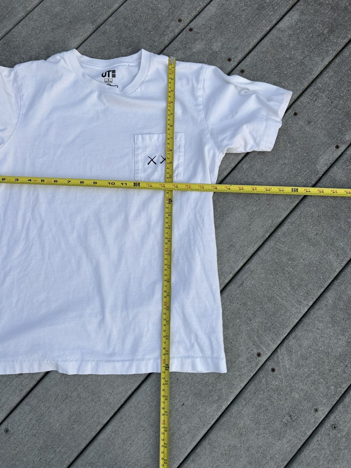 Kaws × Uniqlo Sesame Street x Kaws shirt Size US S / EU 44-46 / 1 - 3 Thumbnail