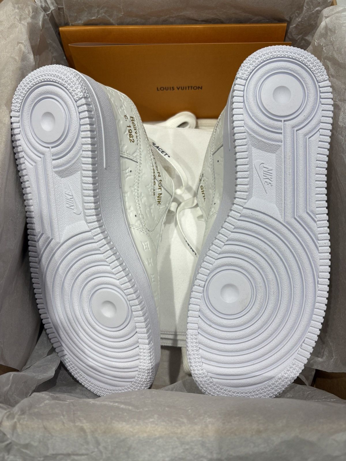 Louis Vuitton Louis Vuitton Nike Air Force One White Size US 7.5 / EU 40-41 - 5 Thumbnail
