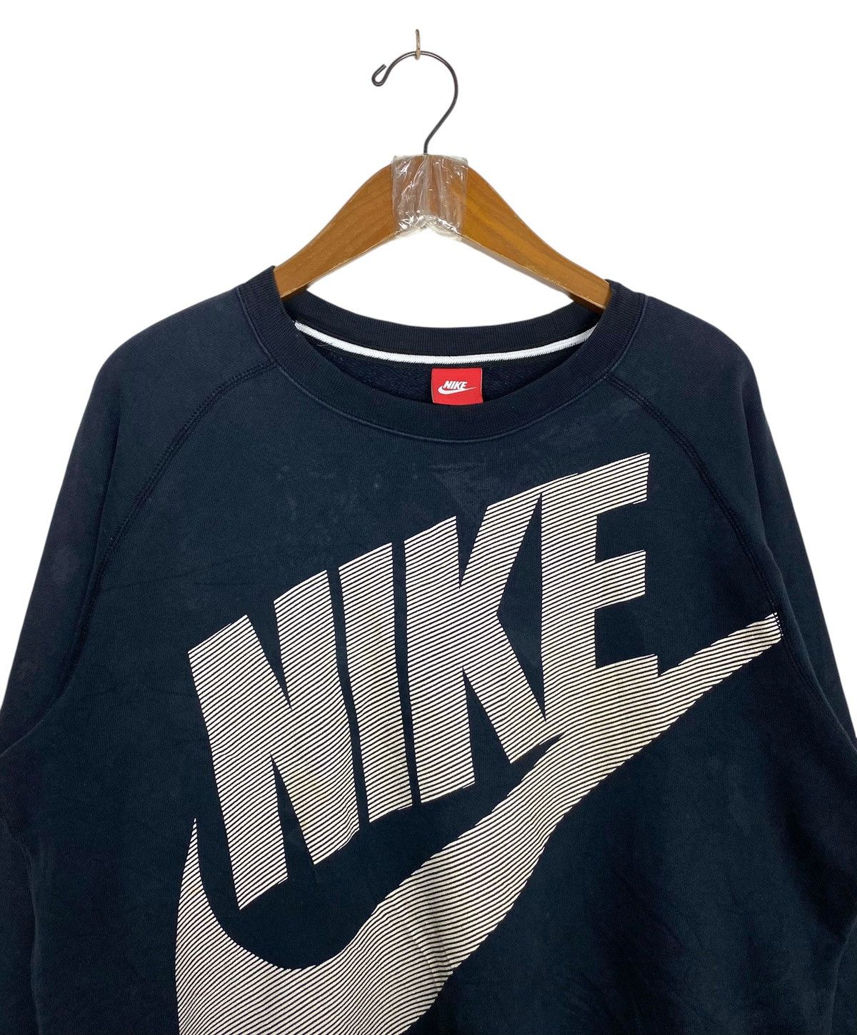 Nike Rare‼️ Nike Swoosh Sweatshirt Distressed Big Logo Size US M / EU 48-50 / 2 - 4 Thumbnail