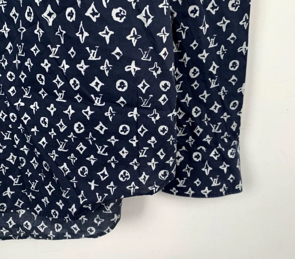 Louis Vuitton Louis Vuitton LV logo with floral cotton long sleeved shirt Size US M / EU 48-50 / 2 - 4 Thumbnail
