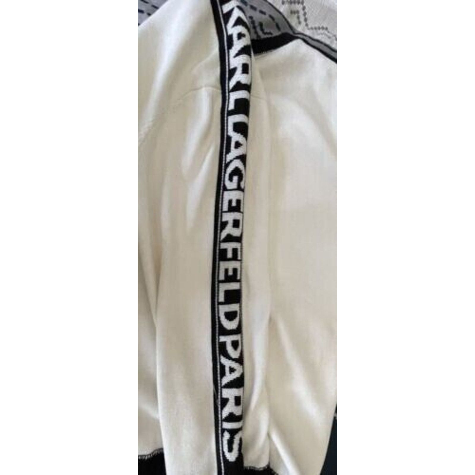 Karl Lagerfeld KARL LAGERFELD WHITE & BLACK SIGNATURE HEART PATCH SWEATER Size L / US 10 / IT 46 - 4 Thumbnail
