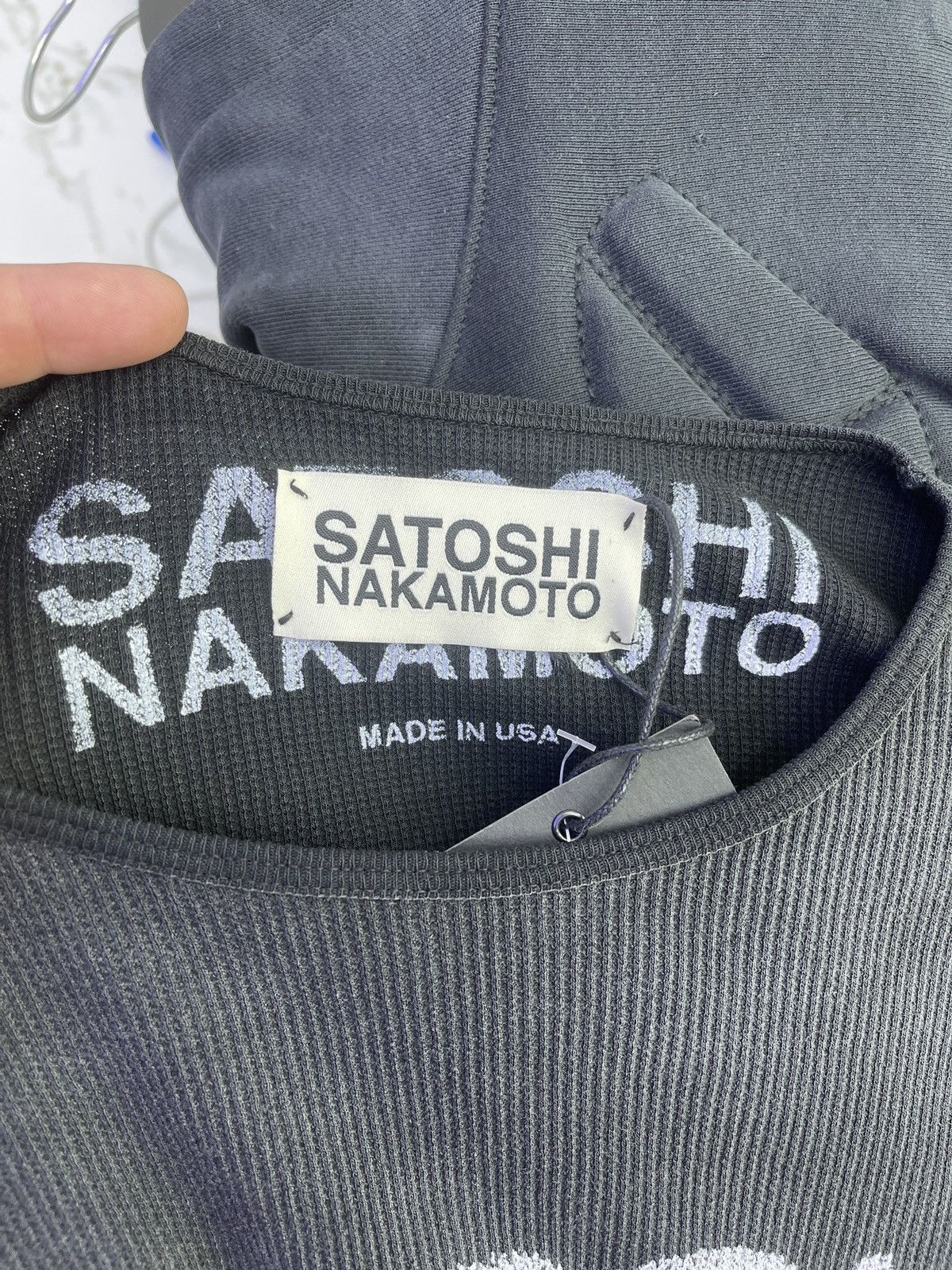 Satoshi Nakamoto Satoshi Nakamoto Thermal black Size US M / EU 48-50 / 2 - 3 Thumbnail