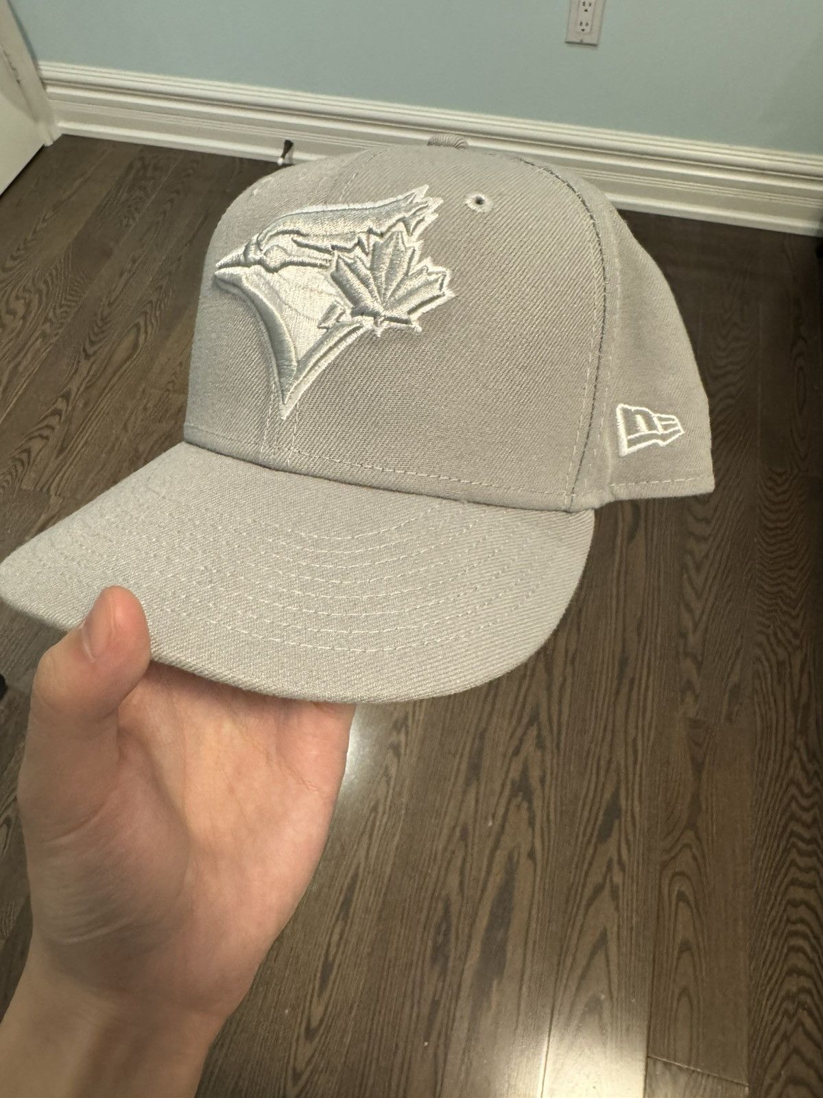 New Era GREY BLUE JAYS FITTED SIZE 7 1/8 Size ONE SIZE - 1 Thumbnail