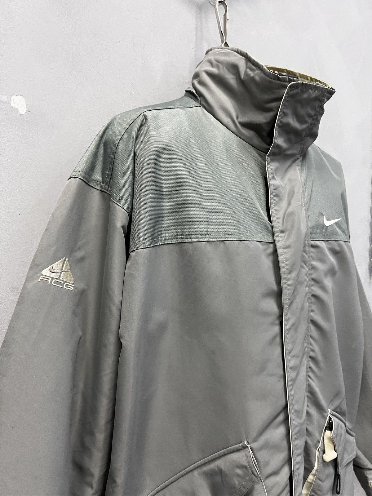 Nike Vintage Nike ACG Down Gore-Tex Jacket Nylon Grey Y2K Size US L / EU 52-54 / 3 - 3 Thumbnail