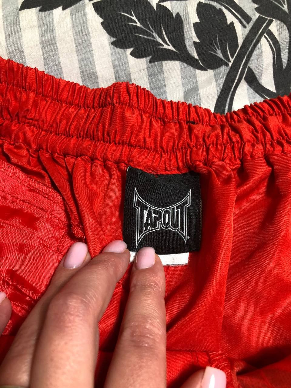 Vintage Crazy Y2K Tapout Basketball shorts Size US 36 / EU 52 - 2 Thumbnail