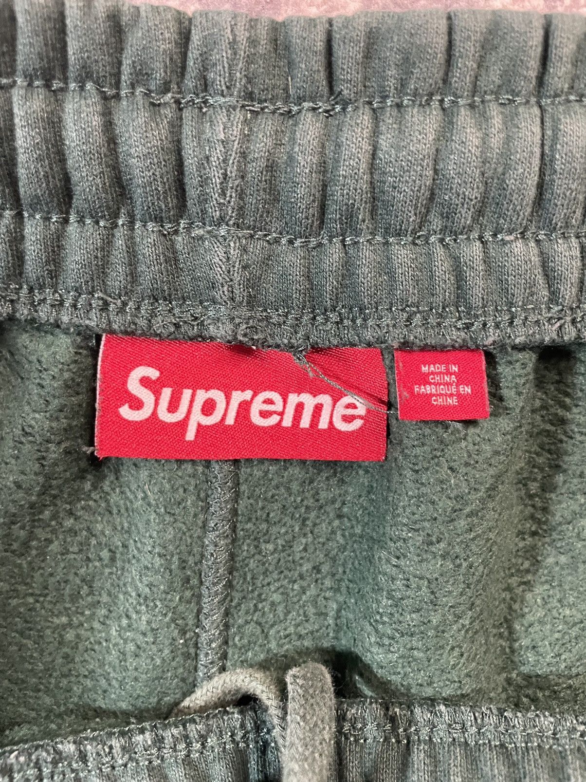 Supreme Supreme Satin Appliqué Sweatpants Size US 34 / EU 50 - 3 Thumbnail