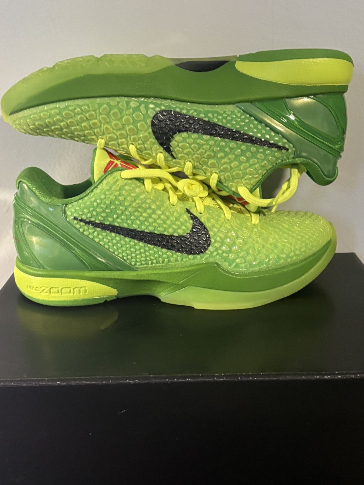 Nike Zoom Kobe VI 6 Protro Grinch 2020 Size 9 M (CW2190-300)